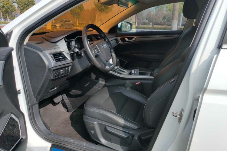 Used Geely Auto Emgrand GL 2018 1.4T DCT Elite Smart Connectivity Version Interior 3