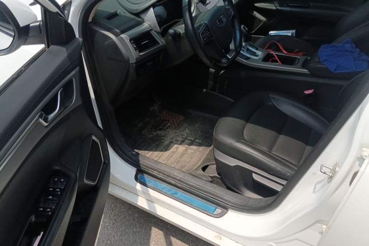 Used Geely Auto Emgrand GL 2018 1.8L DCT Elite Smart Connectivity Version Interior 3