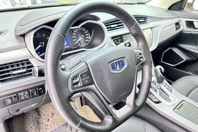 Used Geely Auto Emgrand GL 2018 1.8L DCT Elite Smart Connectivity Version Interior 4