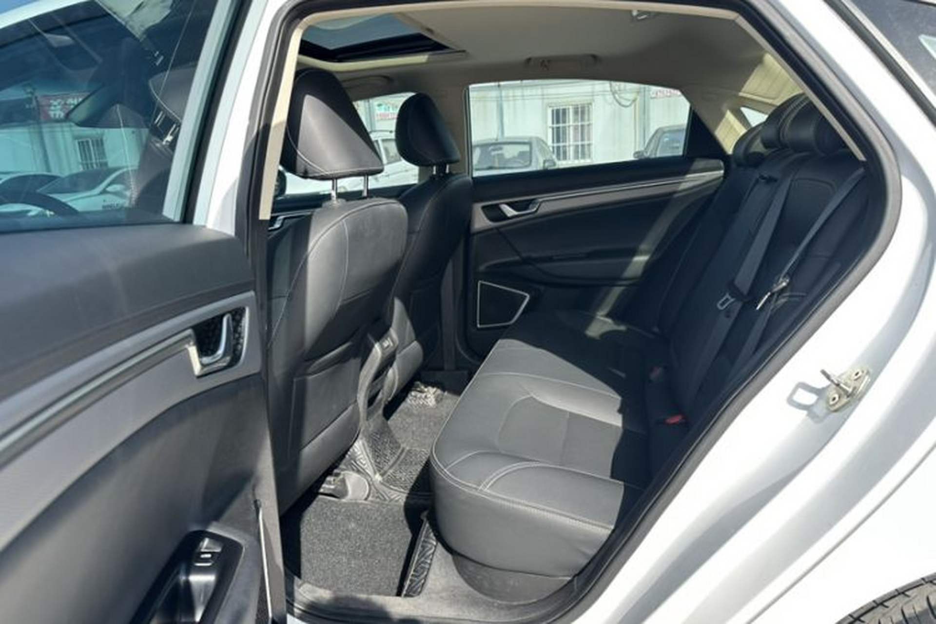 Used Geely Auto Emgrand GL 2018 1.4T DCT Elite Smart Connectivity Version Interior 6