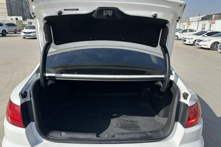 Used Geely Auto Emgrand GL 2018 1.4T DCT Elite Smart Connectivity Version Interior 7