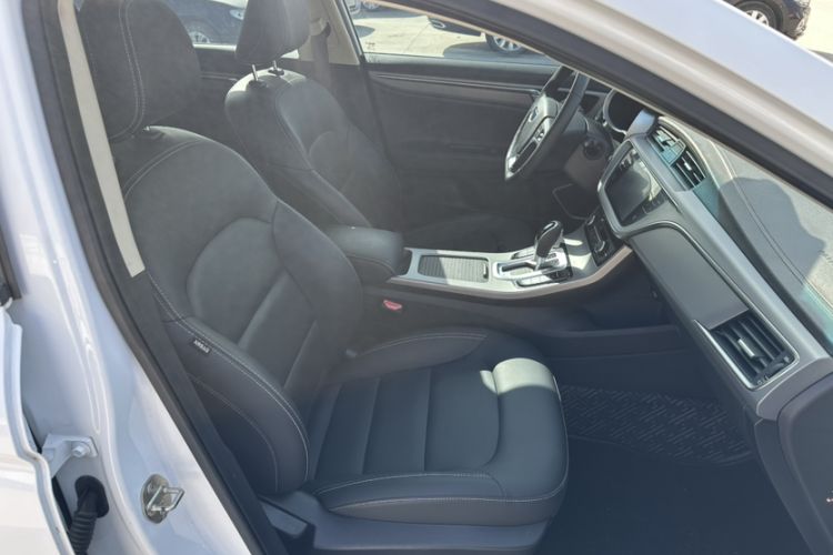 Used Geely Auto Emgrand GL 2018 1.4T DCT Elite Smart Connectivity Version Interior 8
