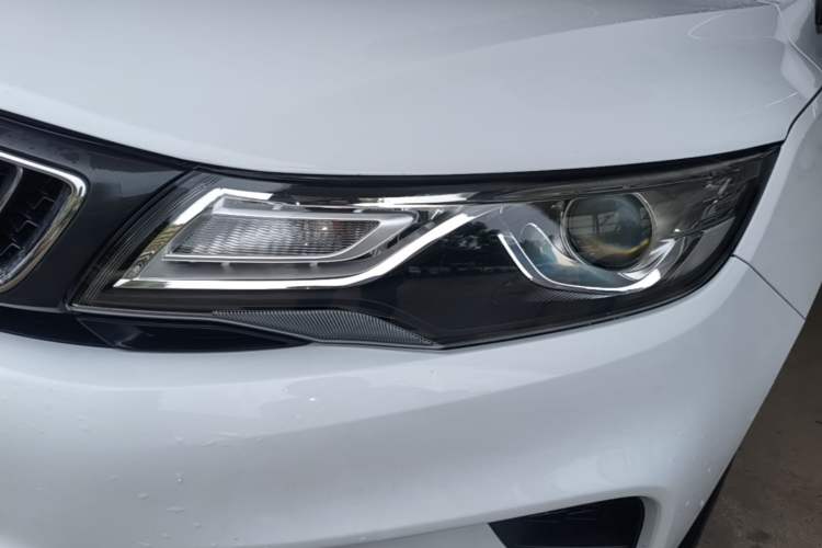 Used Geely Auto Emgrand GL 2018 1.4T Manual Elite Smart Connectivity Version Left Front Headlight
