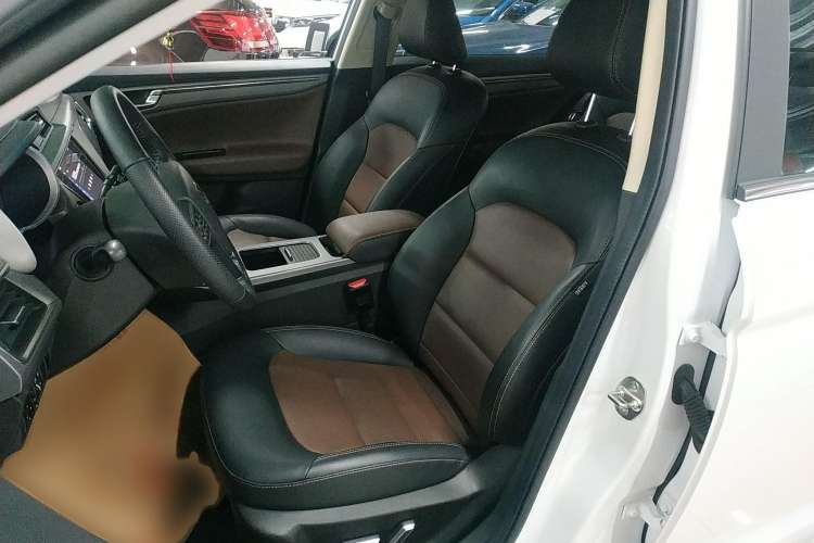 Used Geely Auto Emgrand GL 2018 1.4T DCT Prestige Smart Connectivity Version Left Front Seat