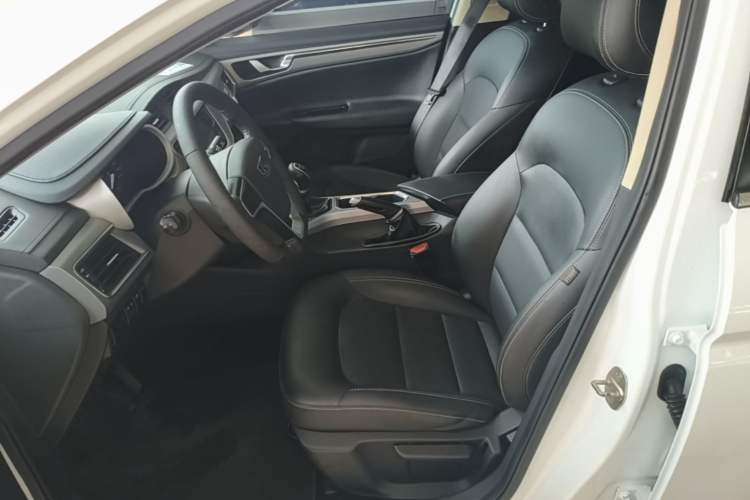 Used Geely Auto Emgrand GL 2018 1.4T Manual Elite Smart Connectivity Version Left Front Seat