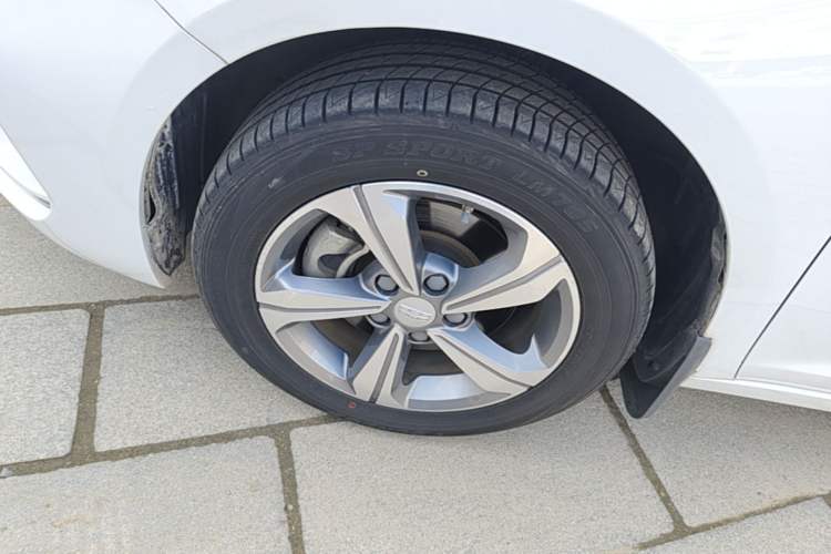 Used Geely Auto Emgrand GL 2018 1.8L DCT Elite Smart Connectivity Version Left Front Wheel Hub
