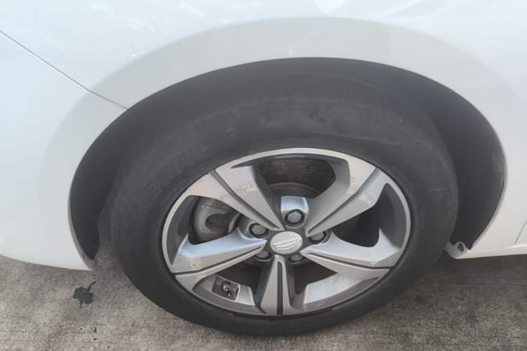 Used Geely Auto Emgrand GL 2018 1.4T DCT Elite Smart Connectivity Version Left Front Wheel Hub