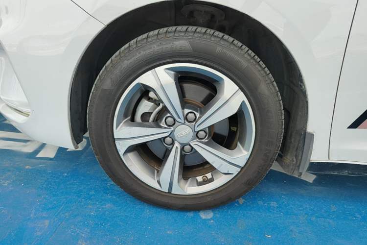 Used Geely Auto Emgrand GL 2018 1.8L Manual Elite Smart Connectivity Version Left Front Wheel Hub