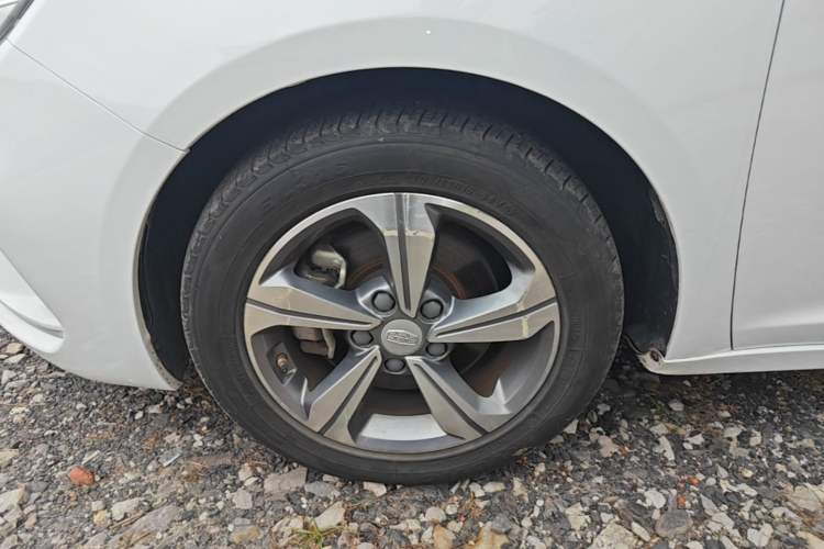 Used Geely Auto Emgrand GL 2018 1.4T Manual Elite Smart Connectivity Version Left Front Wheel Hub