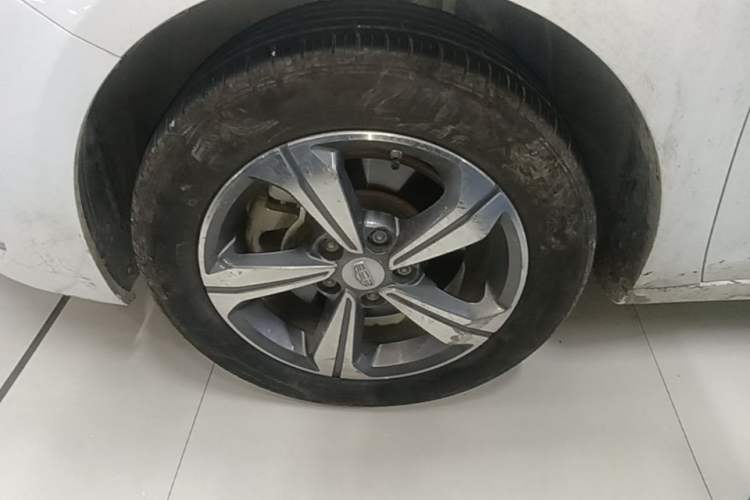 Used Geely Auto Emgrand GL 2018 1.8L DCT Elite Smart Connectivity Version Left Front Wheel Hub
