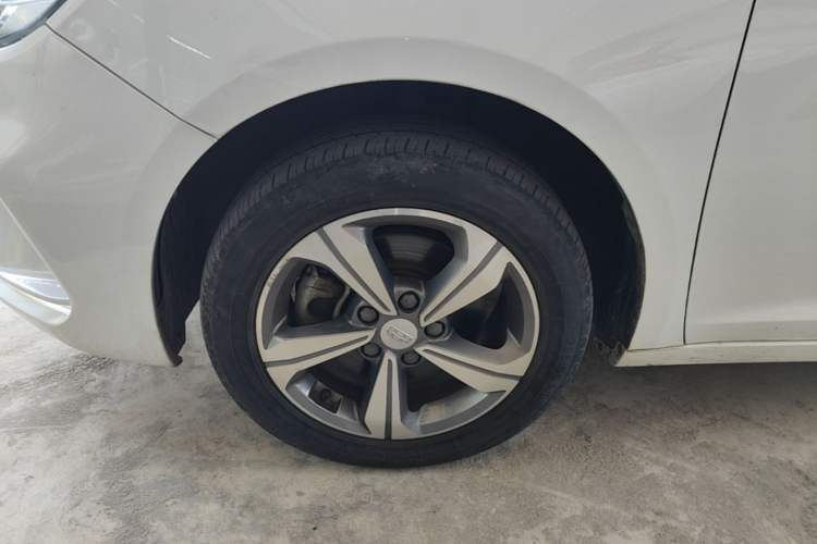 Used Geely Auto Emgrand GL 2018 1.8L DCT Elite Smart Connectivity Version Left Front Wheel Hub