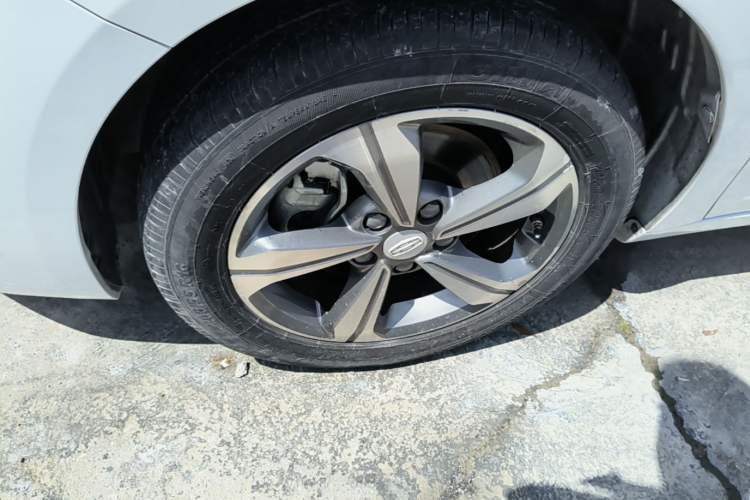 Used Geely Auto Emgrand GL 2018 1.8L DCT Elite Smart Connectivity Version Left Front Wheel Hub
