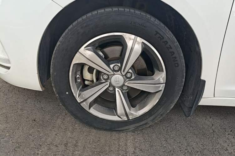 Used Geely Auto Emgrand GL 2018 1.8L Manual Elite Smart Connectivity Version Left Front Wheel Hub