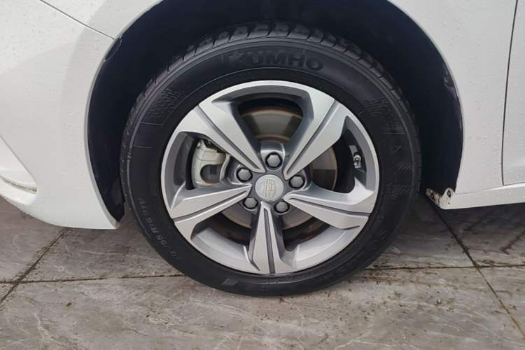Used Geely Auto Emgrand GL 2018 1.8L DCT Elite Smart Connectivity Version Left Front Wheel Hub