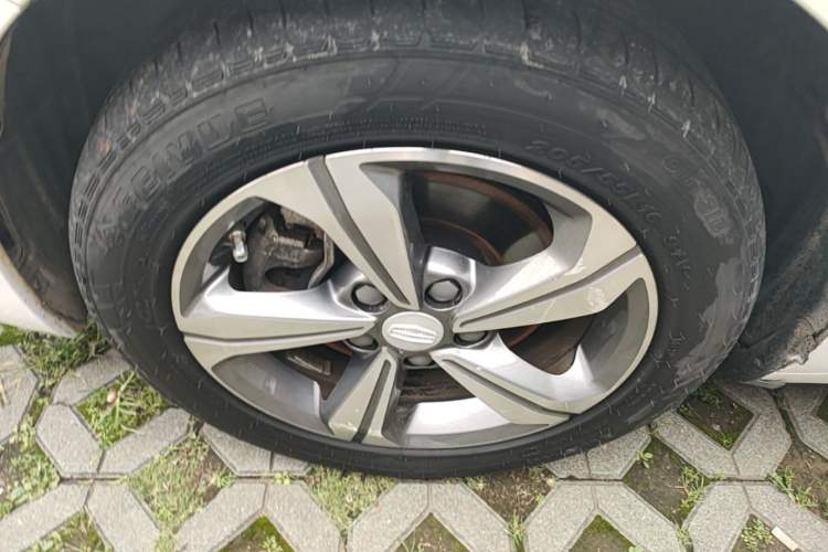 Used Geely Auto Emgrand GL 2018 1.4T DCT Elite Smart Connectivity Version Left Front Wheel Hub