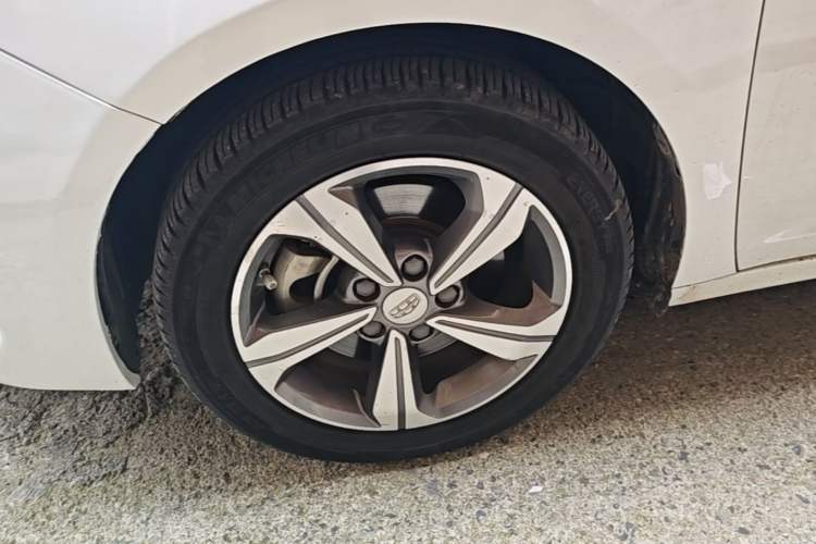 Used Geely Auto Emgrand GL 2018 1.4T DCT Elite Smart Connectivity Version Left Front Wheel Hub