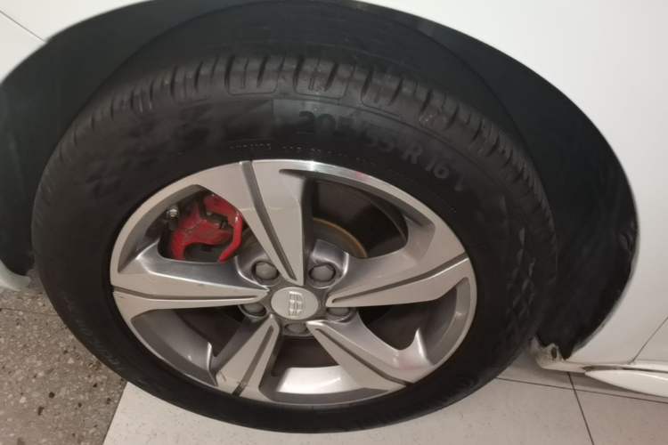 Used Geely Auto Emgrand GL 2018 1.4T DCT Elite Smart Connectivity Version Left Front Wheel Hub