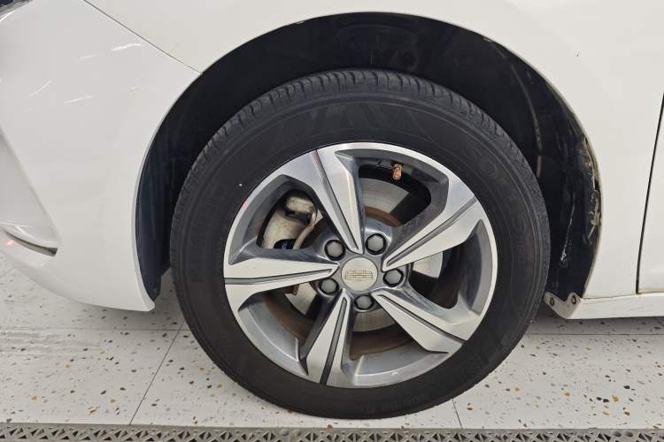 Used Geely Auto Emgrand GL 2018 1.8L DCT Elite Smart Connectivity Version Left Front Wheel Hub