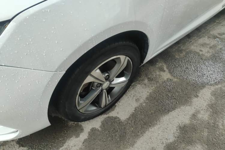 Used Geely Auto Emgrand GL 2018 1.4T DCT Elite Smart Connectivity Version Left Front Wheel Hub