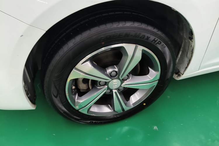Used Geely Auto Emgrand GL 2018 1.8L DCT Elite Smart Connectivity Version Left Front Wheel Hub
