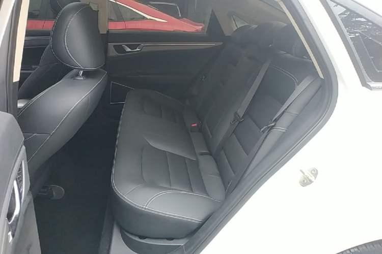 Used Geely Auto Emgrand GL 2018 1.8L DCT Elite Smart Connectivity Version Left Rear Seat