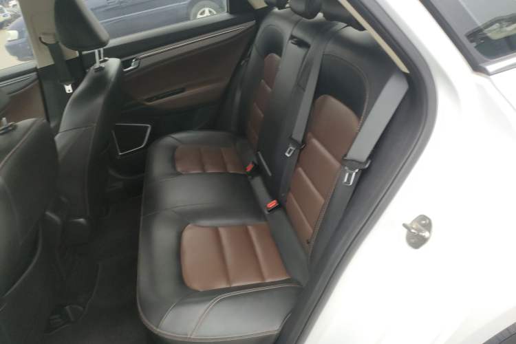 Used Geely Auto Emgrand GL 2018 1.4T DCT Prestige Smart Connectivity Version Left Rear Seat