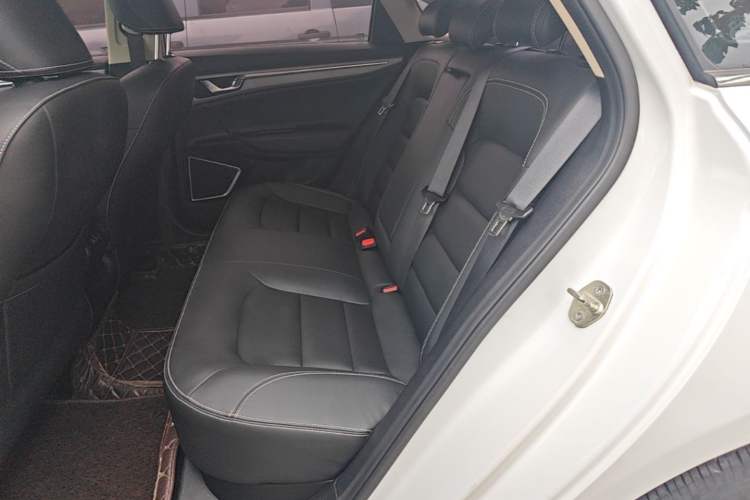 Used Geely Auto Emgrand GL 2018 1.4T Manual Elite Smart Connectivity Version Left Rear Seat