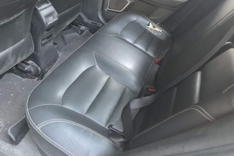 Used Geely Auto Emgrand GL 2018 1.8L DCT Elite Smart Connectivity Version Left Rear Seat