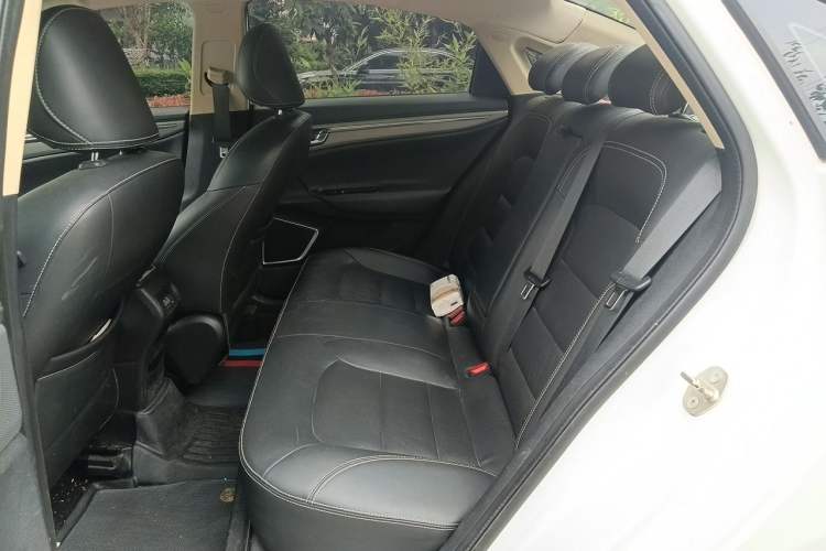 Used Geely Auto Emgrand GL 2018 1.4T Manual Elite Smart Connectivity Version Left Rear Seat