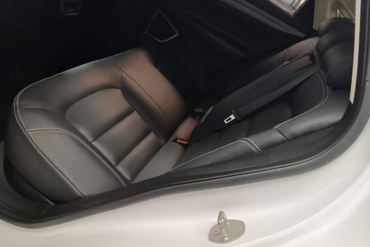 Used Geely Auto Emgrand GL 2018 1.4T Manual Elite Smart Connectivity Version Left Rear Seat