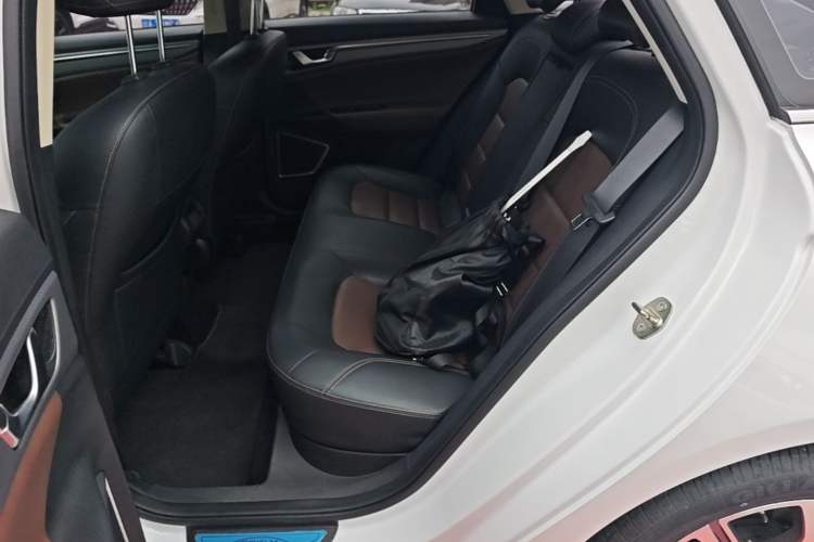 Used Geely Auto Emgrand GL 2018 1.4T DCT Prestige Smart Connectivity Version Left Rear Seat