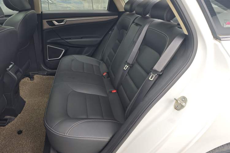 Used Geely Auto Emgrand GL 2018 1.8L DCT Elite Smart Connectivity Version Left Rear Seat