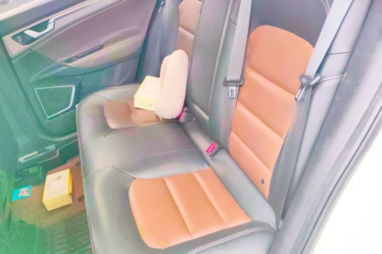 Used Geely Auto Emgrand GL 2018 1.4T DCT Prestige Smart Connectivity Version Left Rear Seat
