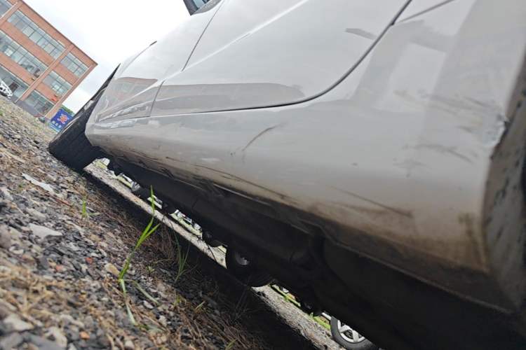 Used Geely Auto Emgrand GL 2018 1.4T Manual Elite Smart Connectivity Version Left Side Sill
