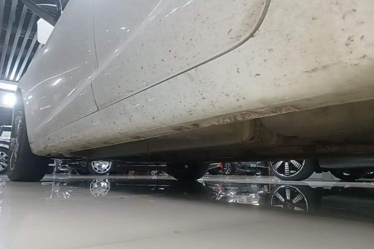 Used Geely Auto Emgrand GL 2018 1.8L DCT Elite Smart Connectivity Version Left Side Sill