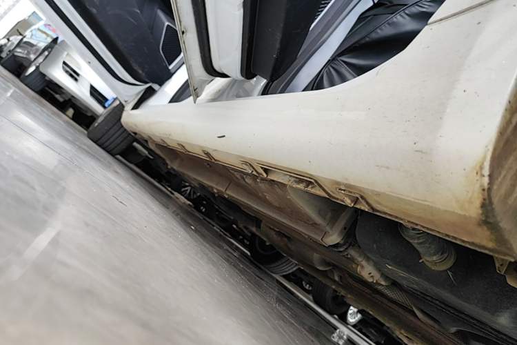 Used Geely Auto Emgrand GL 2018 1.4T DCT Elite Smart Connectivity Version Left Side Sill