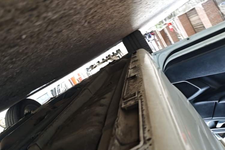 Used Geely Auto Emgrand GL 2018 1.4T DCT Elite Smart Connectivity Version Left Side Sill