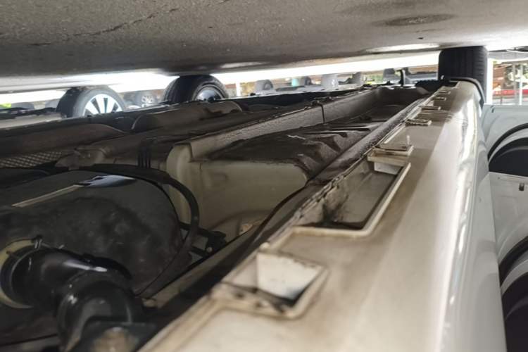 Used Geely Auto Emgrand GL 2018 1.4T Manual Elite Smart Connectivity Version Left Side Sill