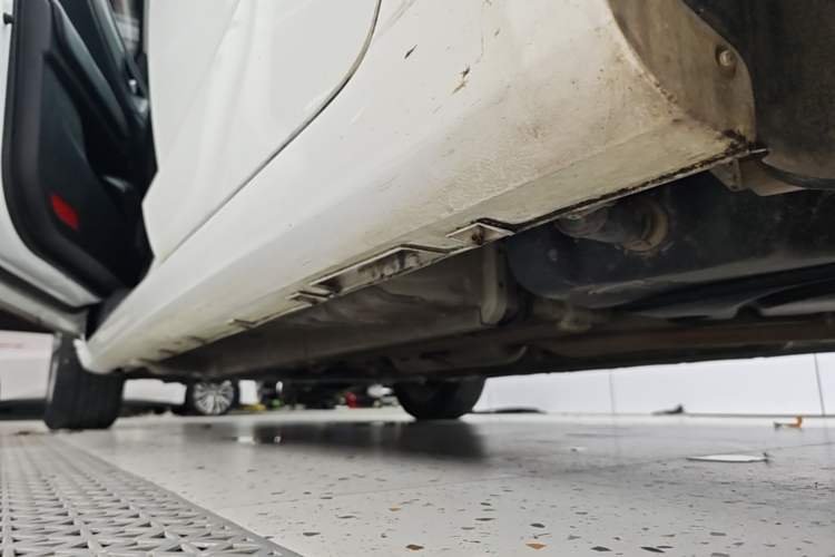 Used Geely Auto Emgrand GL 2018 1.8L DCT Elite Smart Connectivity Version Left Side Sill