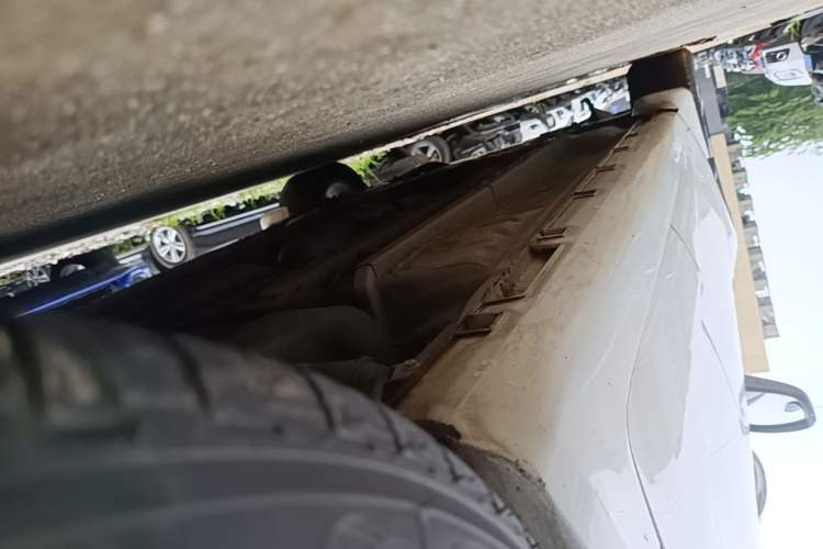 Used Geely Auto Emgrand GL 2018 1.4T DCT Elite Smart Connectivity Version Left Side Sill