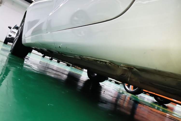 Used Geely Auto Emgrand GL 2018 1.8L DCT Elite Smart Connectivity Version Left Side Sill