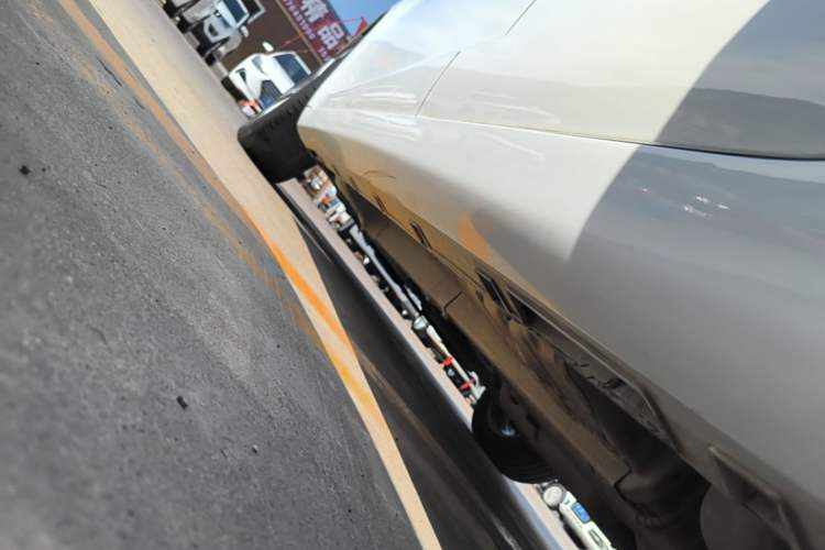 Used Geely Auto Emgrand GL 2018 1.4T DCT Elite Smart Connectivity Version Left Side Sill