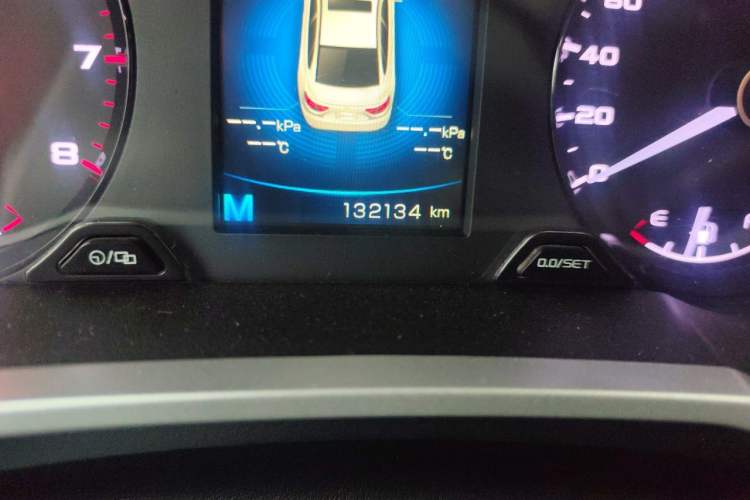 Used Geely Auto Emgrand GL 2018 1.8L Manual Elite Smart Connectivity Version Odometer Close Up