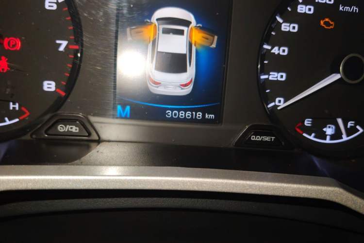 Used Geely Auto Emgrand GL 2018 1.8L Manual Elite Smart Connectivity Version Odometer Close Up
