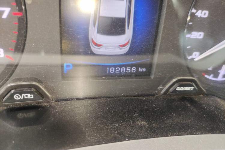 Used Geely Auto Emgrand GL 2018 1.8L DCT Elite Smart Connectivity Version Odometer Close Up