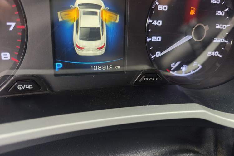 Used Geely Auto Emgrand GL 2018 1.8L DCT Elite Smart Connectivity Version Odometer Close Up
