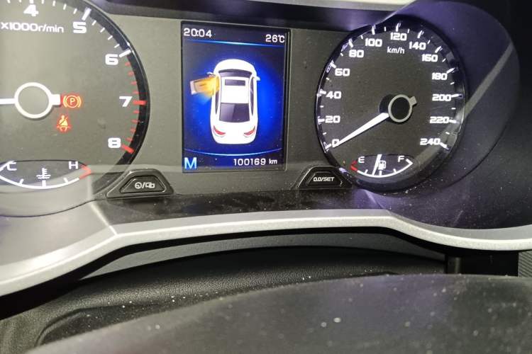 Used Geely Auto Emgrand GL 2018 1.8L Manual Elite Smart Connectivity Version Odometer Close Up