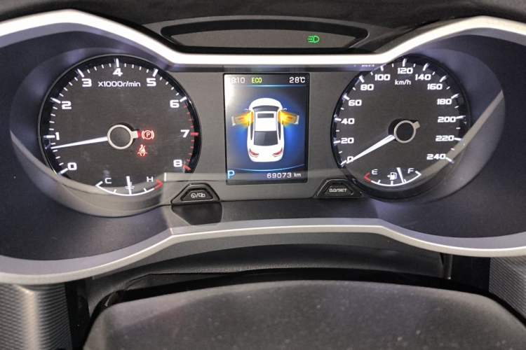 Used Geely Auto Emgrand GL 2018 1.8L DCT Elite Smart Connectivity Version Odometer Close Up