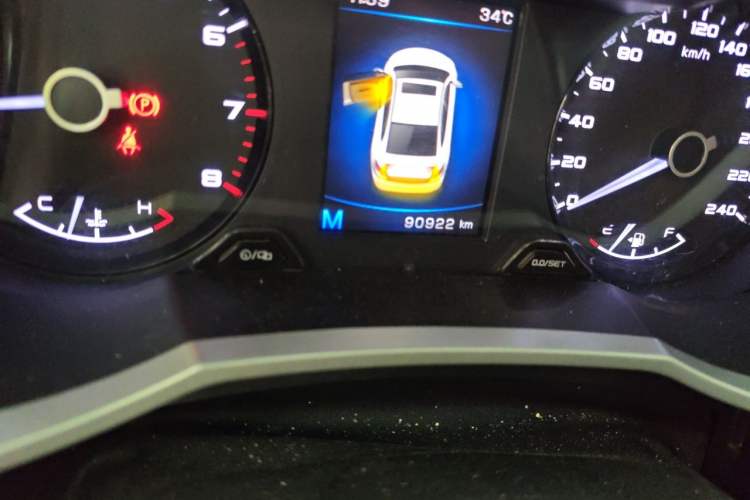 Used Geely Auto Emgrand GL 2018 1.8L Manual Elite Smart Connectivity Version Odometer Close Up