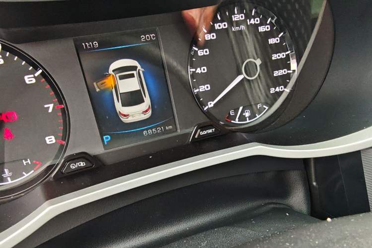 Used Geely Auto Emgrand GL 2018 1.4T DCT Prestige Smart Connectivity Version Odometer Close Up